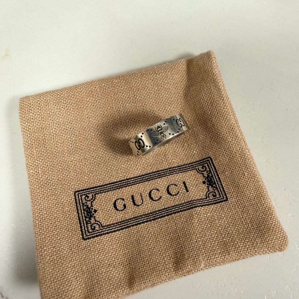 Gucci Silver Ring with original box, dust bag, ribbon, and papers